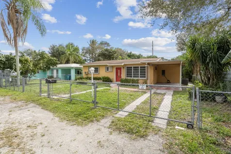 320 NE 164th Street Miami FL 33162