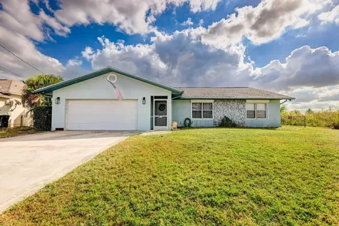 582 SW Carter Avenue Port St Lucie FL 34983