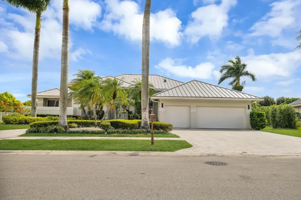 6590 Newport Lake Circle Boca Raton FL 33496