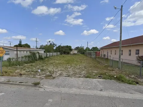 1090 W 28th Street Riviera Beach FL 33404