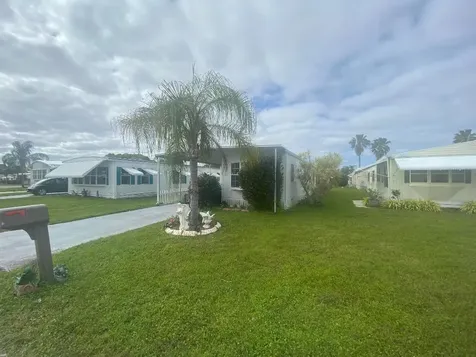 6 Nuestra Calle Lane Port St Lucie FL 34952