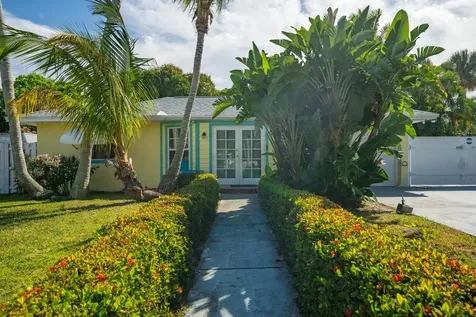 2222 NE Pelican Terrace Jensen Beach FL 34957