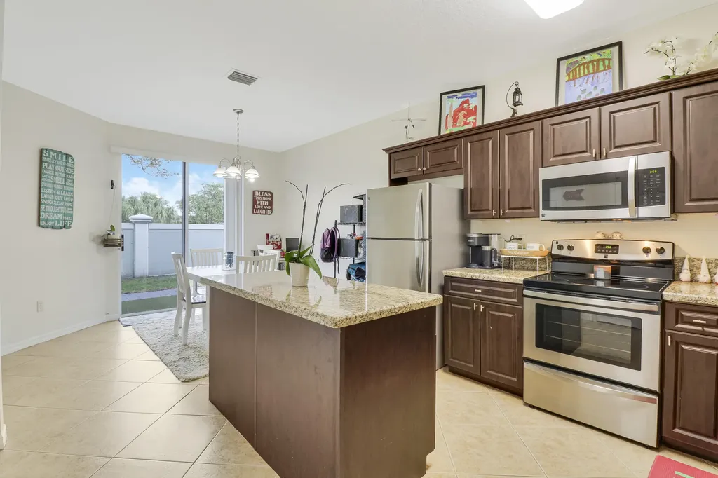 3552 Oleander Terrace Riviera Beach FL 33404
