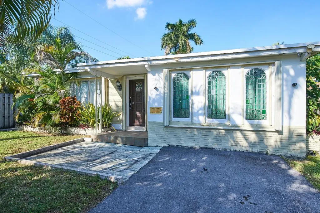 1511 Garfield Street Hollywood FL 33020