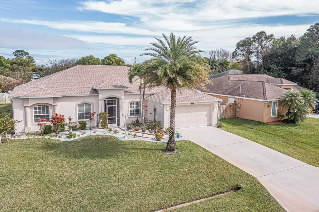 2033 SW Beekman Street Port St Lucie FL 34953