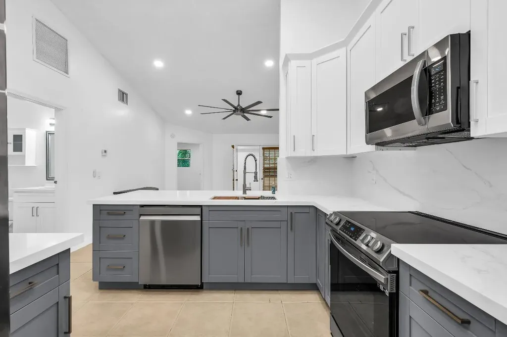 10302 Hidden Springs Court Boca Raton FL 33498
