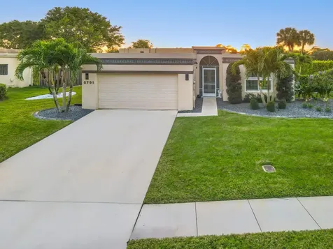 6791 Fountains Circle Lake Worth FL 33467