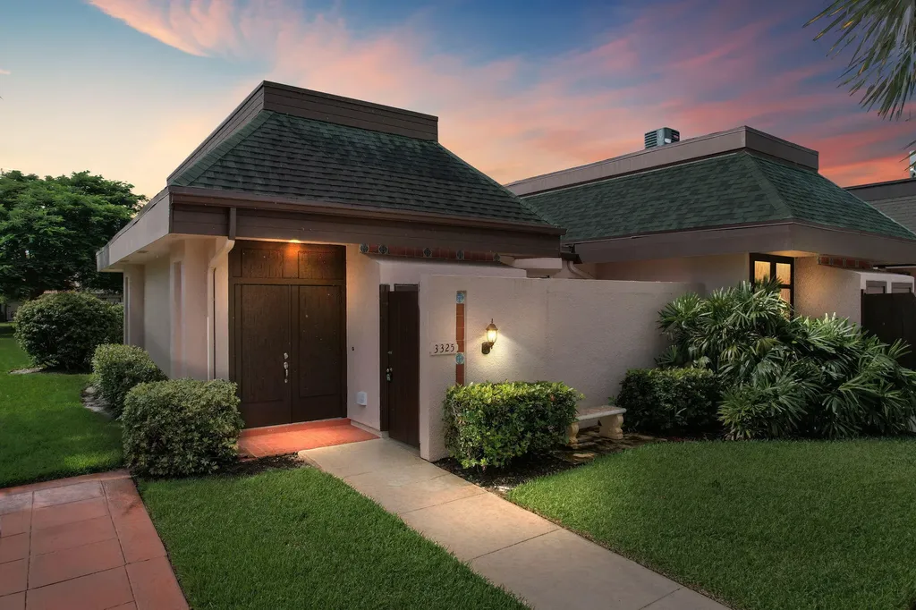 3325 SE La Prado Court Port St Lucie FL 34952