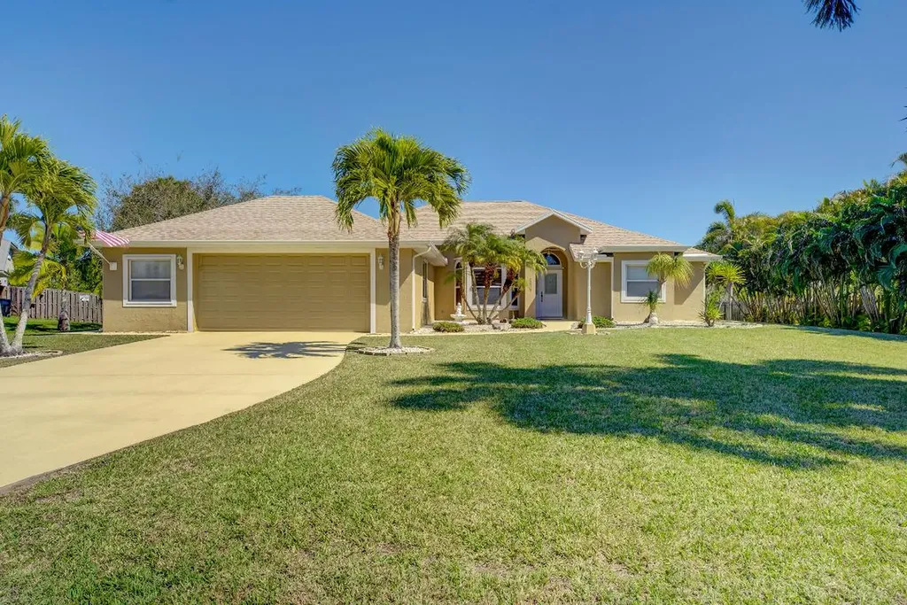 3809 SW Revere Court Port St Lucie FL 34953