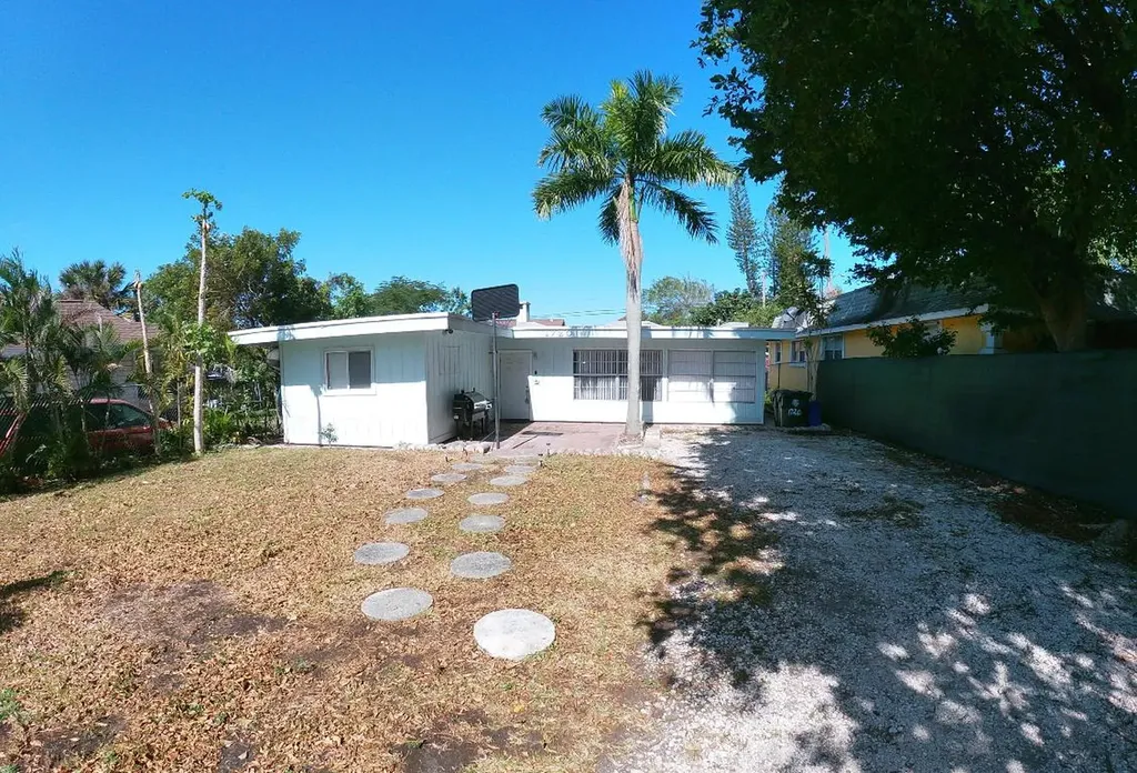 1720 Lavue Avenue Lake Worth Beach FL 33460
