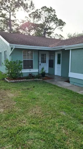 1720 SE Linpark Court Port St Lucie FL 34952