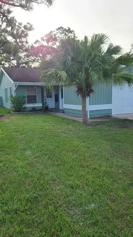 1720 SE Linpark Court Port St Lucie FL 34952