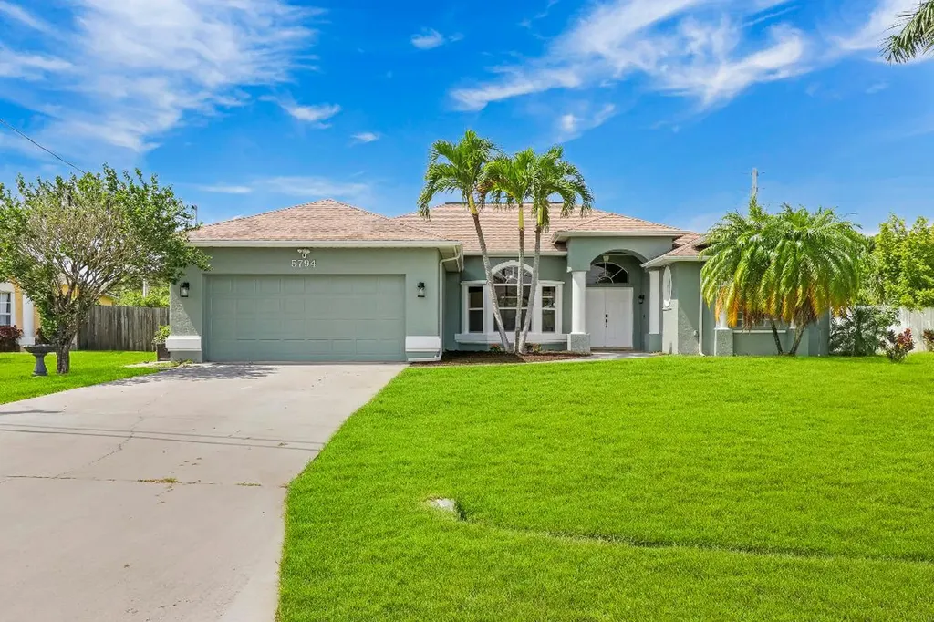 5794 NW Zinnia Street Port St Lucie FL 34986