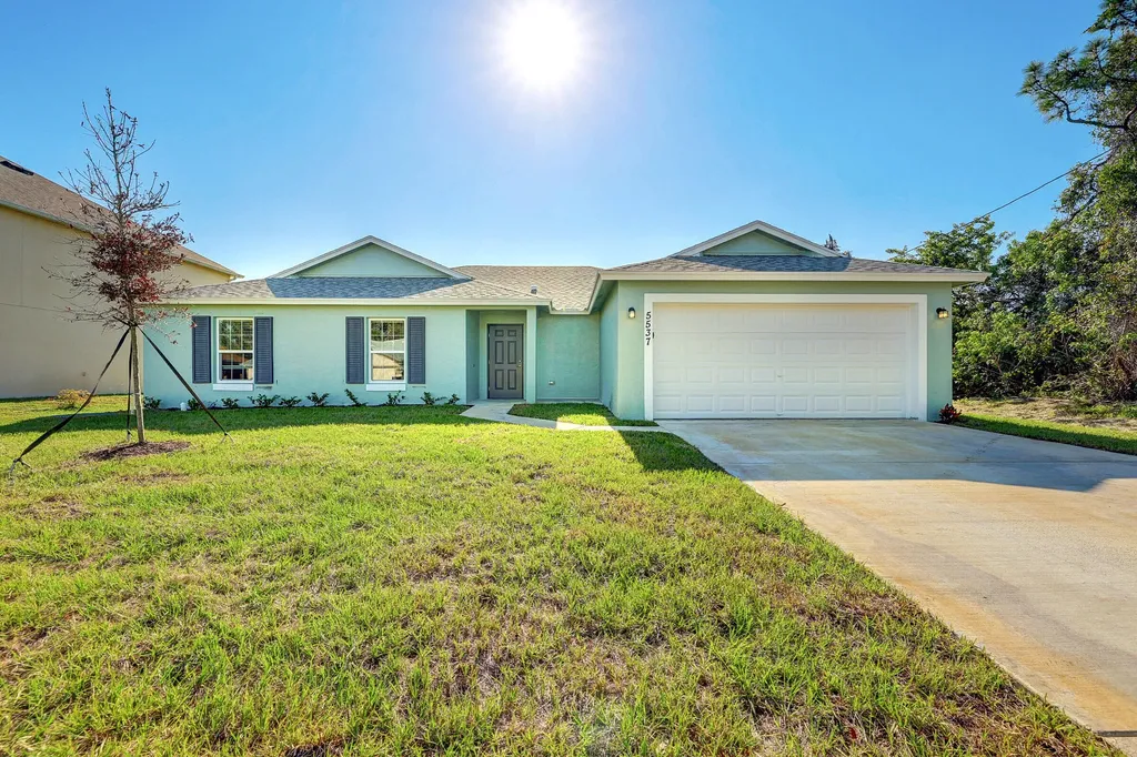 528 SW Undallo Road Port St Lucie FL 34953