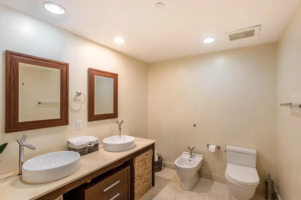 5020 Biscayne Boulevard Miami FL 33137