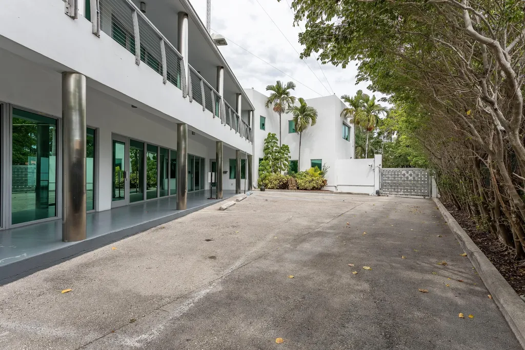 5020 Biscayne Boulevard Miami FL 33137
