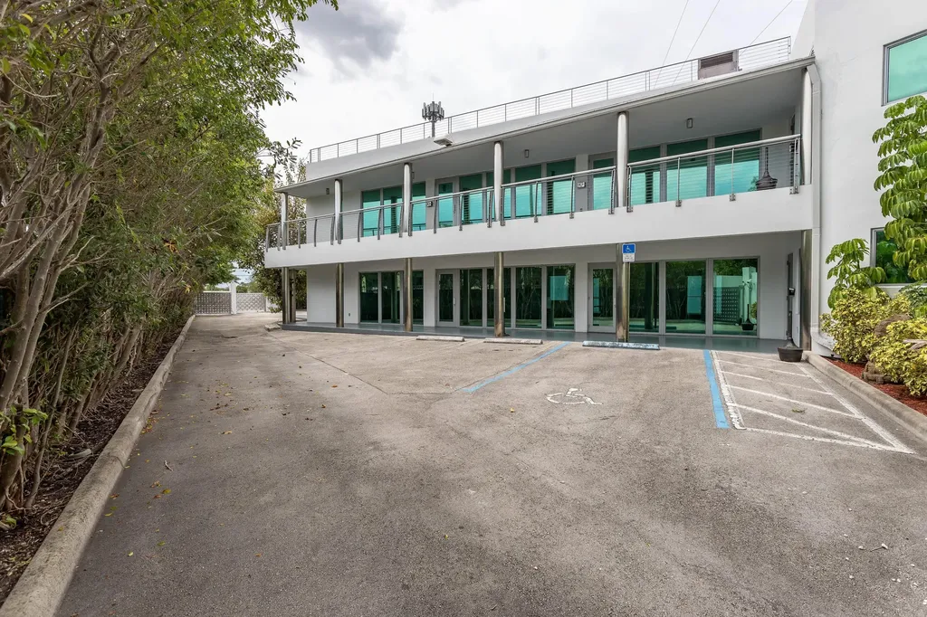 5020 Biscayne Boulevard Miami FL 33137