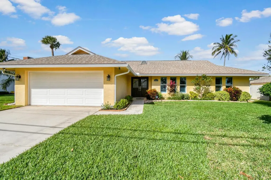 8377 SE Coconut Street Hobe Sound FL 33455