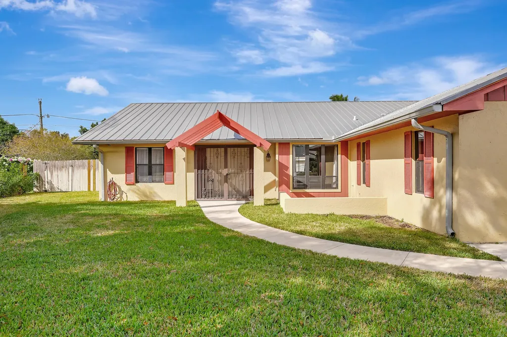 123 NE Caprona Avenue Port St Lucie FL 34983