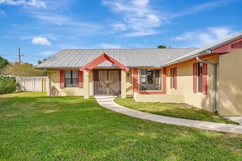 123 NE Caprona Avenue Port St Lucie FL 34983