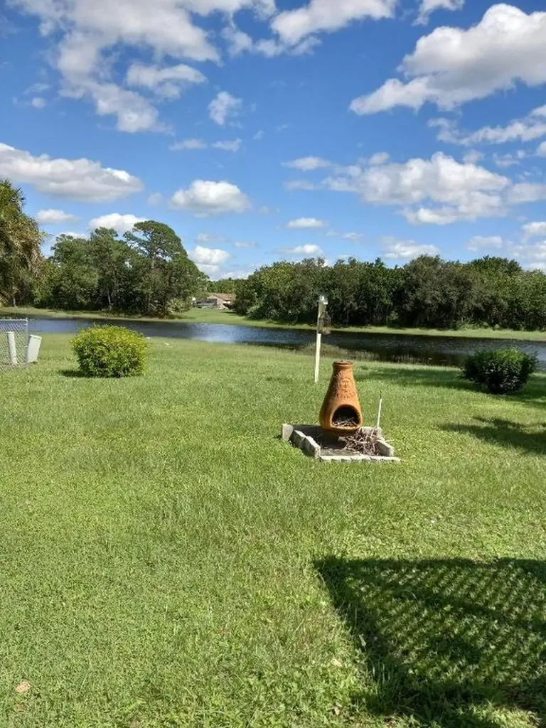 1717 SE Burgundy Lane Port St Lucie FL 34952