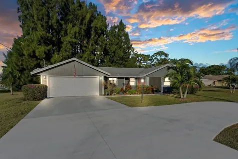 701 SE Polynesian Avenue Port St Lucie FL 34983