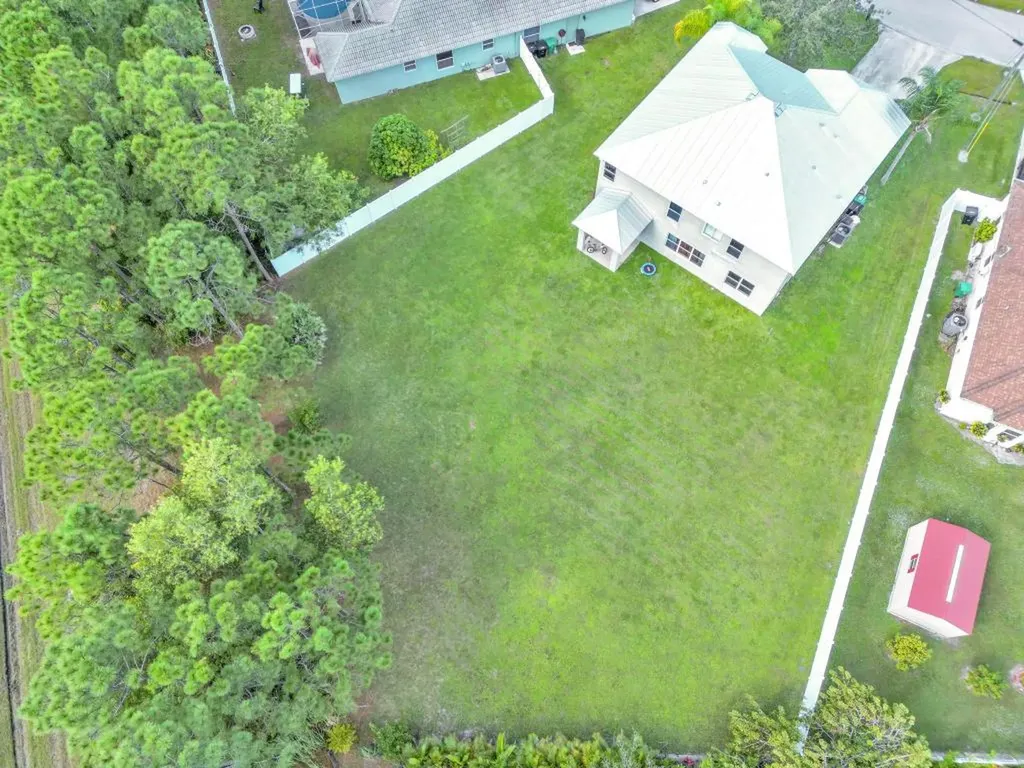 5852 NW Leghorn Avenue Port St Lucie FL 34986