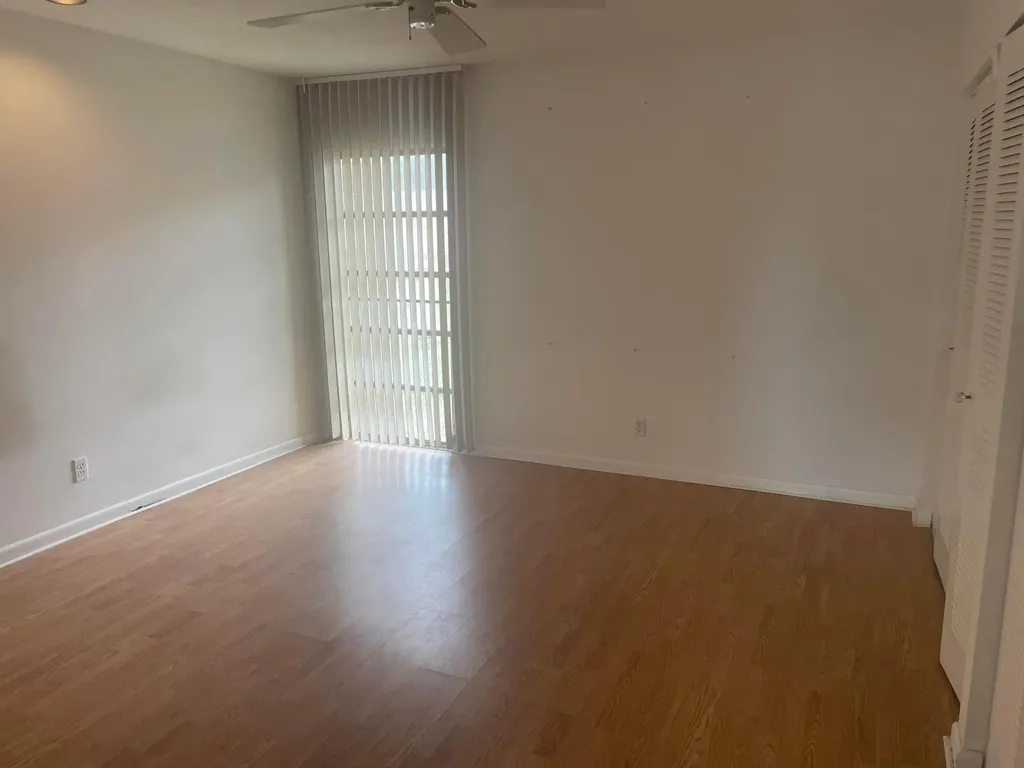 20 Golfs Edge West Palm Beach FL 33417
