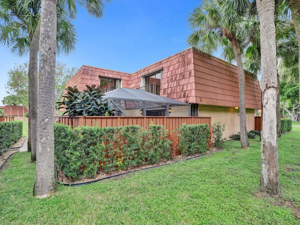 131 Live Oak Lane Boynton Beach FL 33436