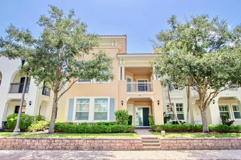 3281 NW 125th Avenue Sunrise FL 33323