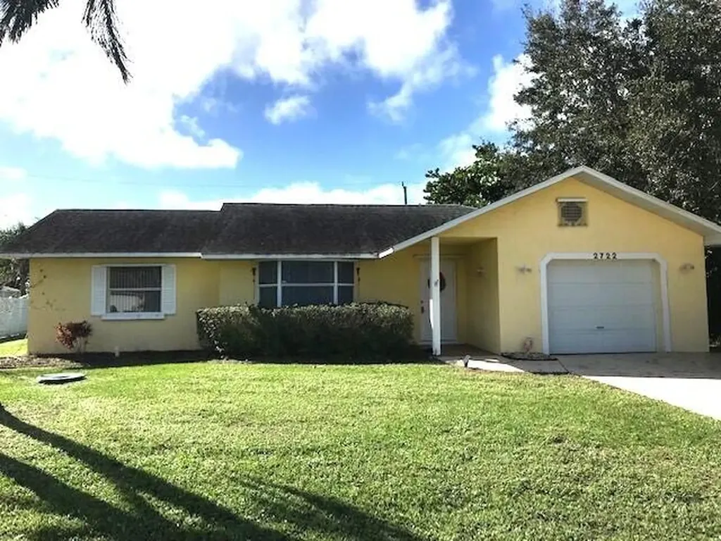2722 SE Worrell Avenue Port St Lucie FL 34952