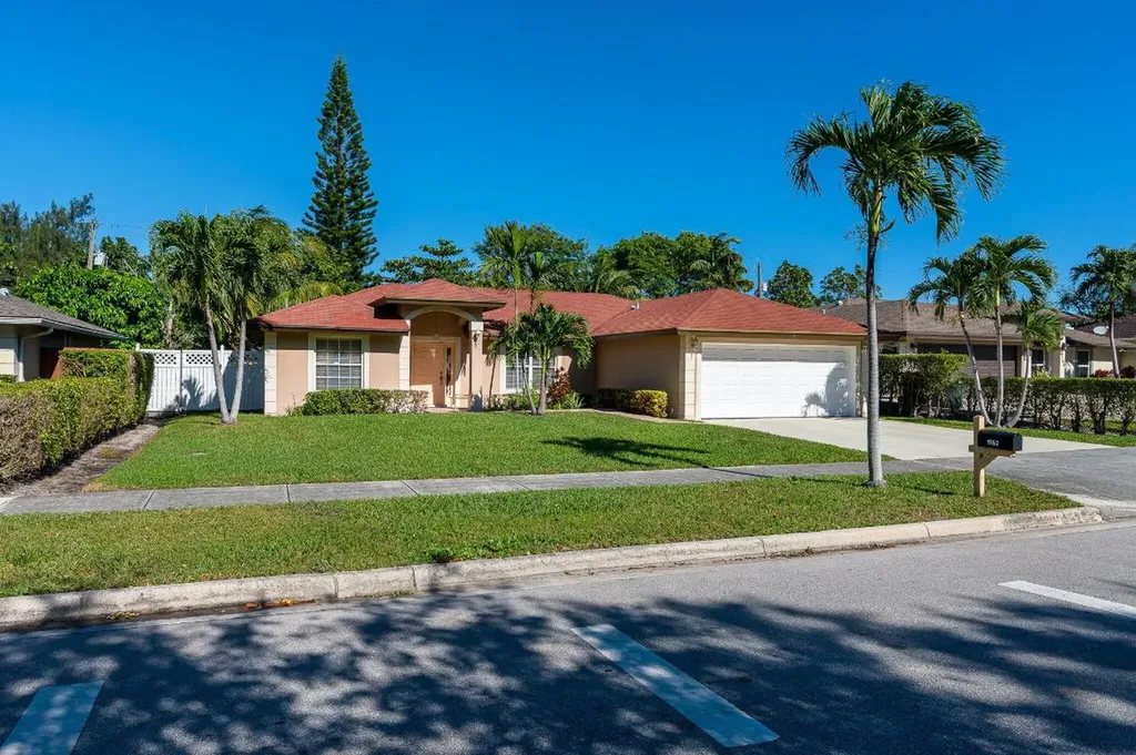 1762 17th Avenue N Lake Worth Beach FL 33460