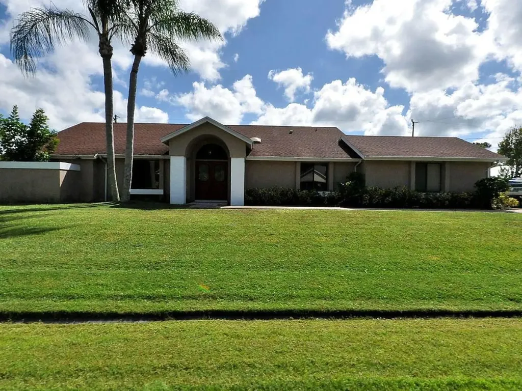 6907 NW Hershy Circle Port St Lucie FL 34983