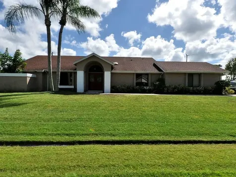 6907 NW Hershy Circle Port St Lucie FL 34983