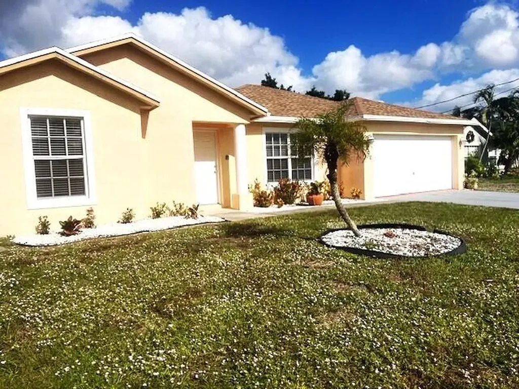 2906 SW Boxwood Circle Port St Lucie FL 34953