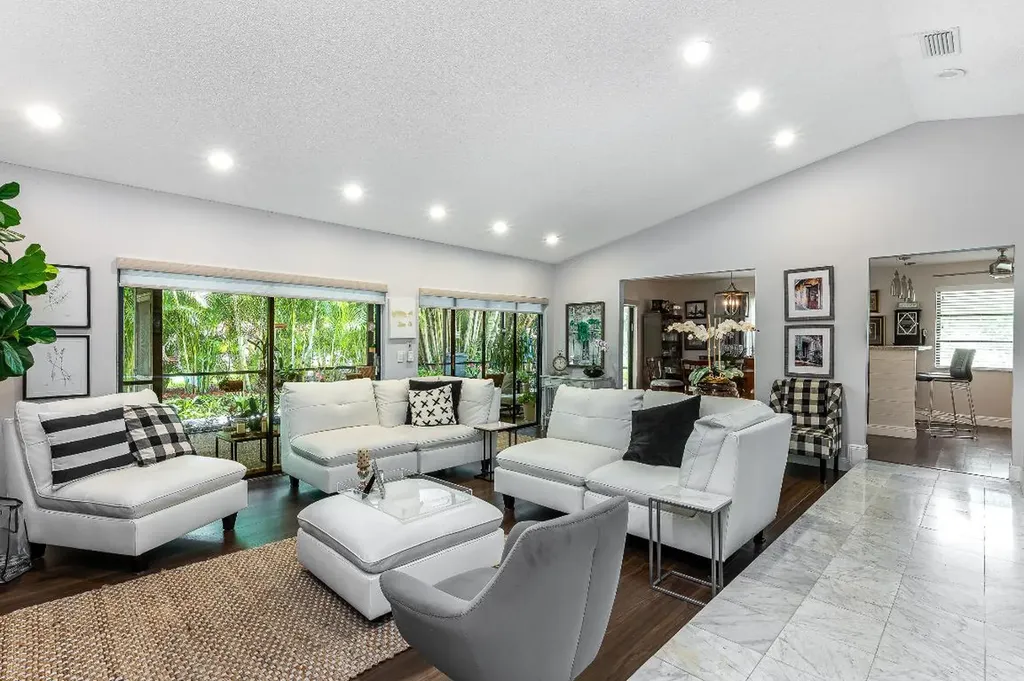 6874 Villas Drive W Boca Raton FL 33433