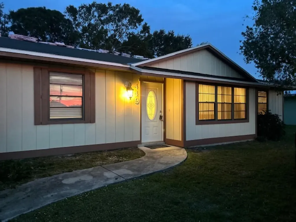 449 SW Hibiscus Street Port St Lucie FL 34983