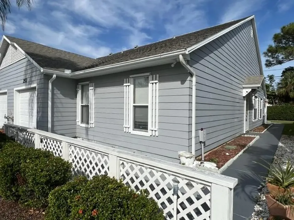 2533 SE Tropical East Circle Port St Lucie FL 34952