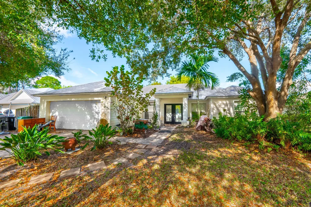 1037 SW Majorca Avenue Port St Lucie FL 34953