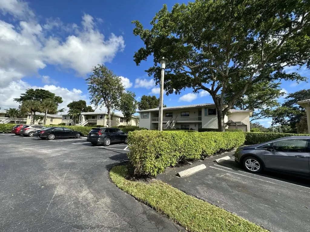 5 Westgate Lane Boynton Beach FL 33436