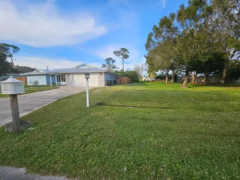773 SE Hollahan Avenue Port St Lucie FL 34983