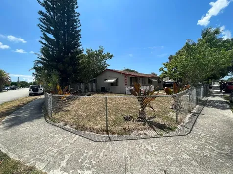 901 SW 2nd Avenue Delray Beach FL 33444