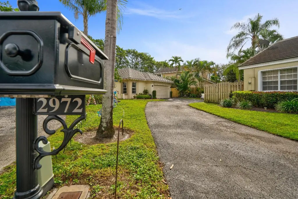 2972 Tall Oak Court Davie FL 33328