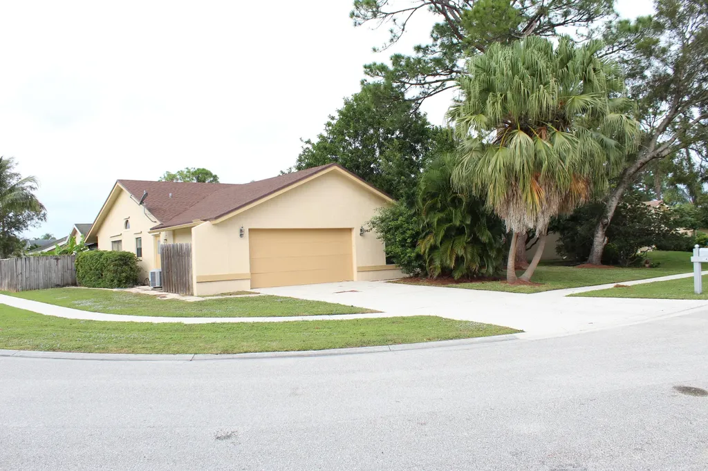147 Parkwood Drive Royal Palm Beach FL 33411