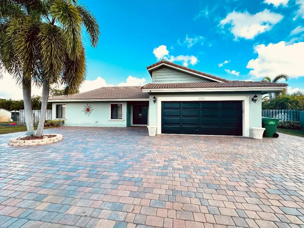 2155 NW 114th Terrace Coral Springs FL 33071