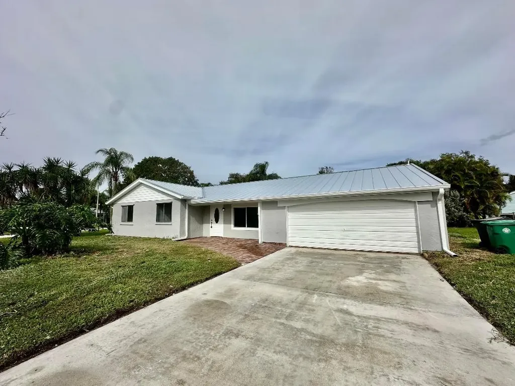 1961 SE Rainier Road Port St Lucie FL 34952