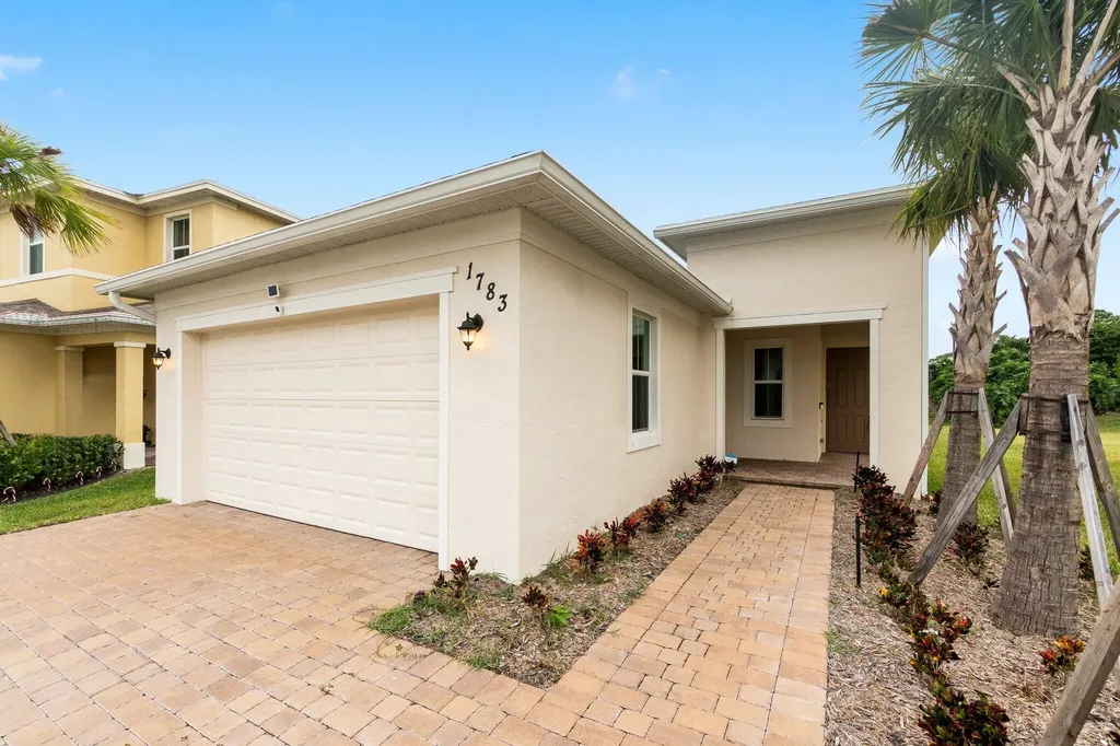 1783 NW Cataluna Circle Port St Lucie FL 34986