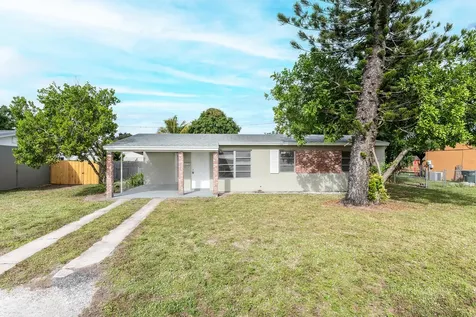 421 W Alverdez Avenue Clewiston FL 33440