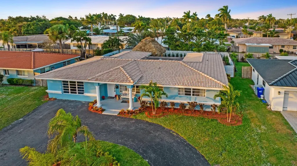 551 SE 14 Street Pompano Beach FL 33062