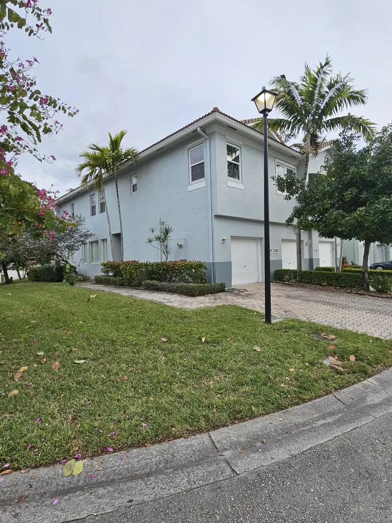 3062 Laurel Ridge Circle Riviera Beach FL 33404